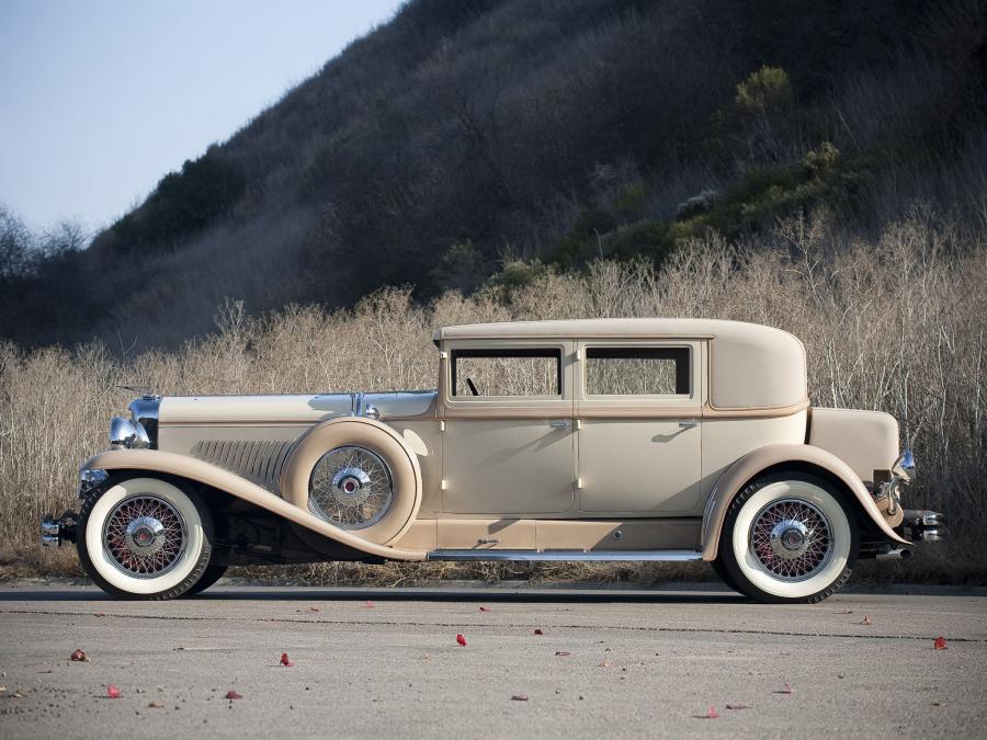 Duesenberg J232/2261 Arlington Sedan LWB by Derham 1930 года  (фото 9 из 13)